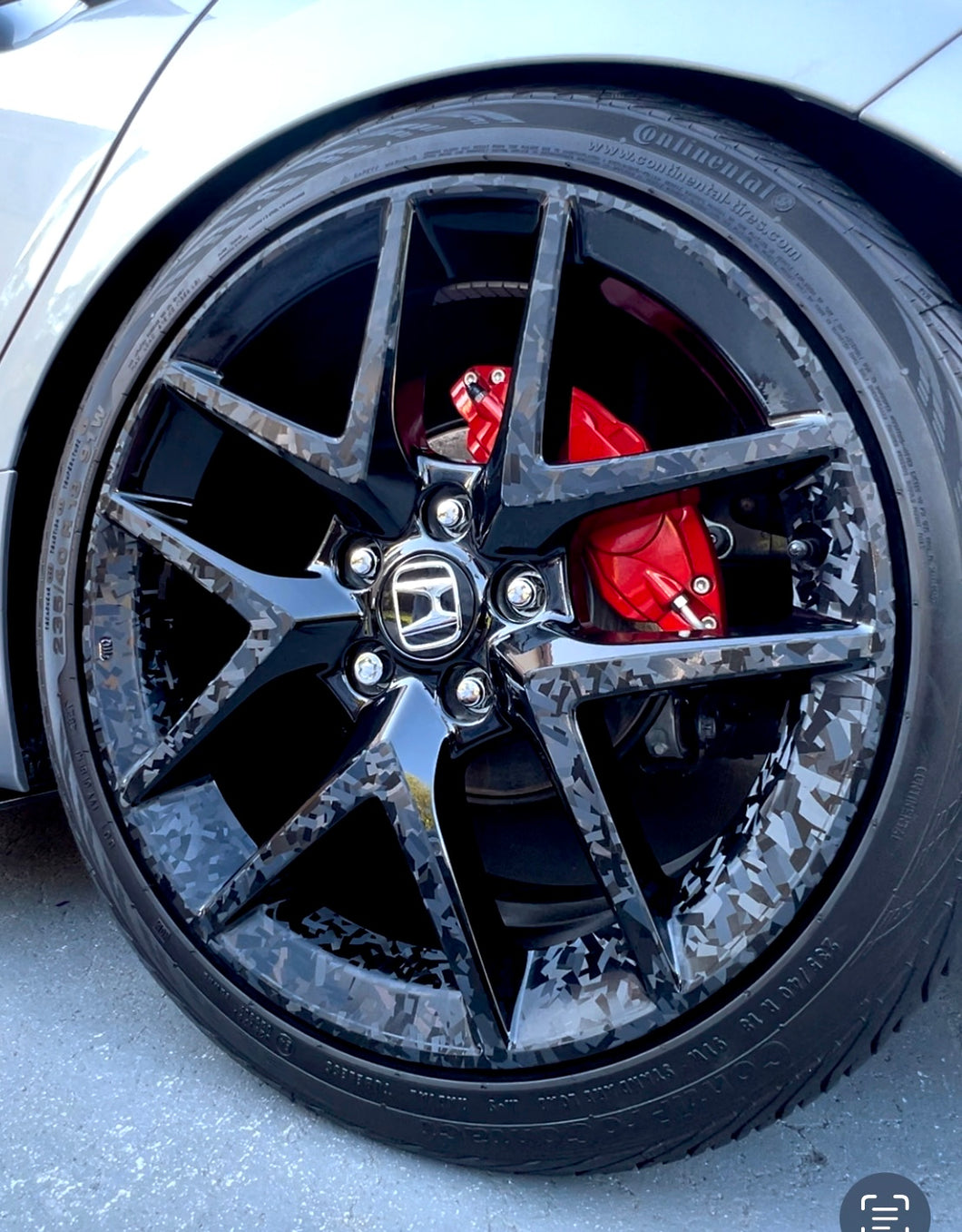 Redout Blackout Overlay for 22+ Honda Civic 18 Wheel Rim Redout Blackout Overlay for 22+ Honda Civic 18 Wheel Rim